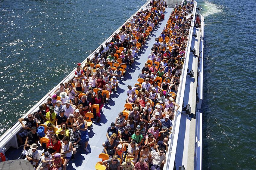 Spacious private boat charter with plenty of room for guests.
